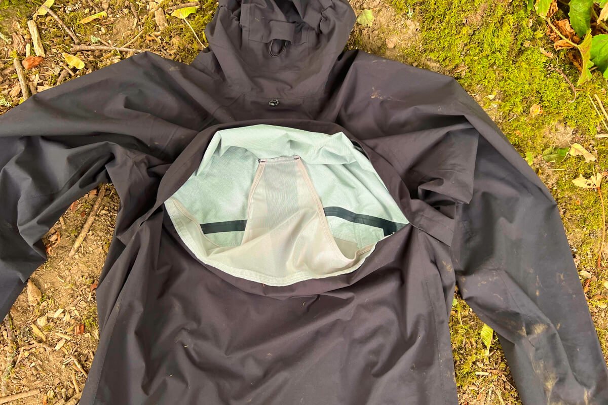 swiftland h20 running jacket back vent from outside