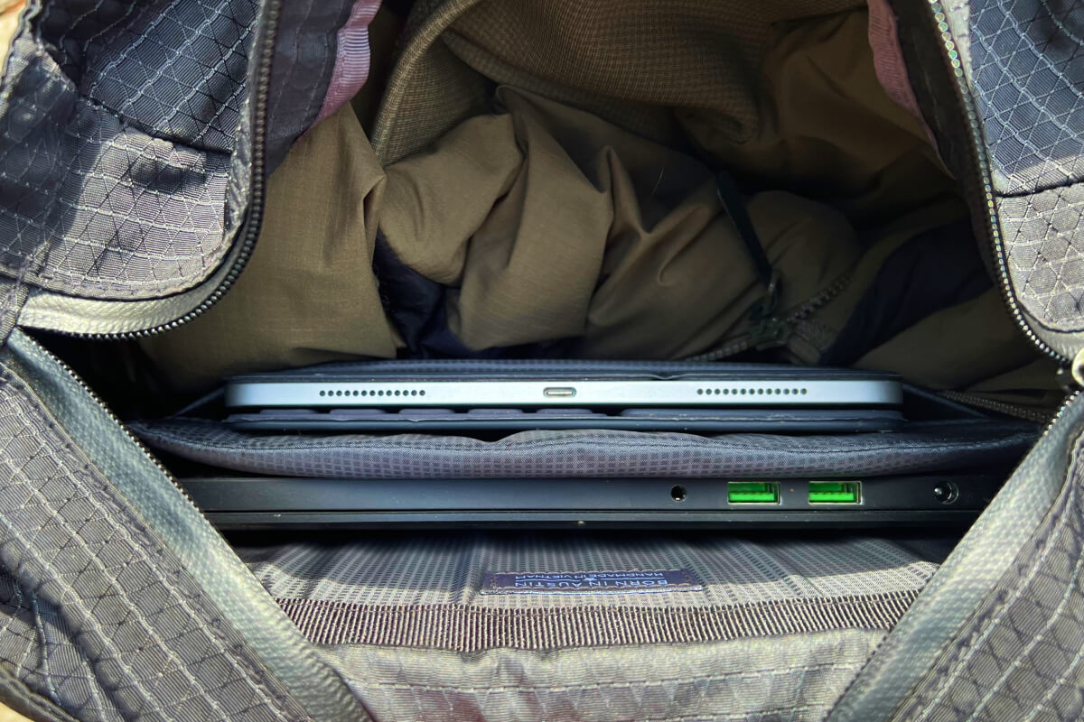 looking into pack's laptop sleeve