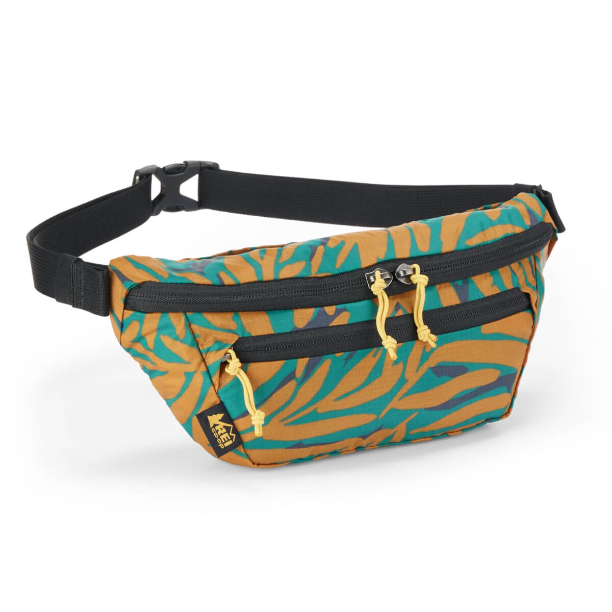 REI Co-op Trail 2 fanny pack for hiking