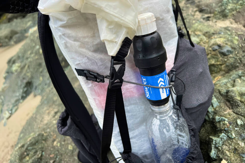 Hyperlite Mountain Gear Waypoint 35 Backpack-5 close up on side pocket with sawyer filter bottle