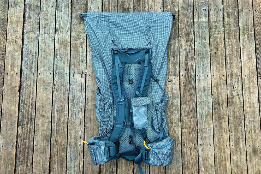 empty back side of rei co-op flash air 50 pack