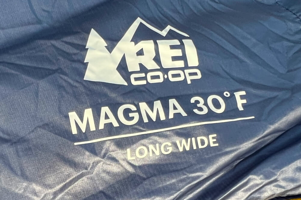 close up on magma 30 long wide logo