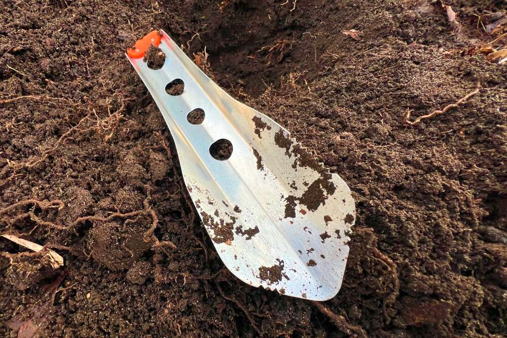 the Best Backpacking Trowel for hiking