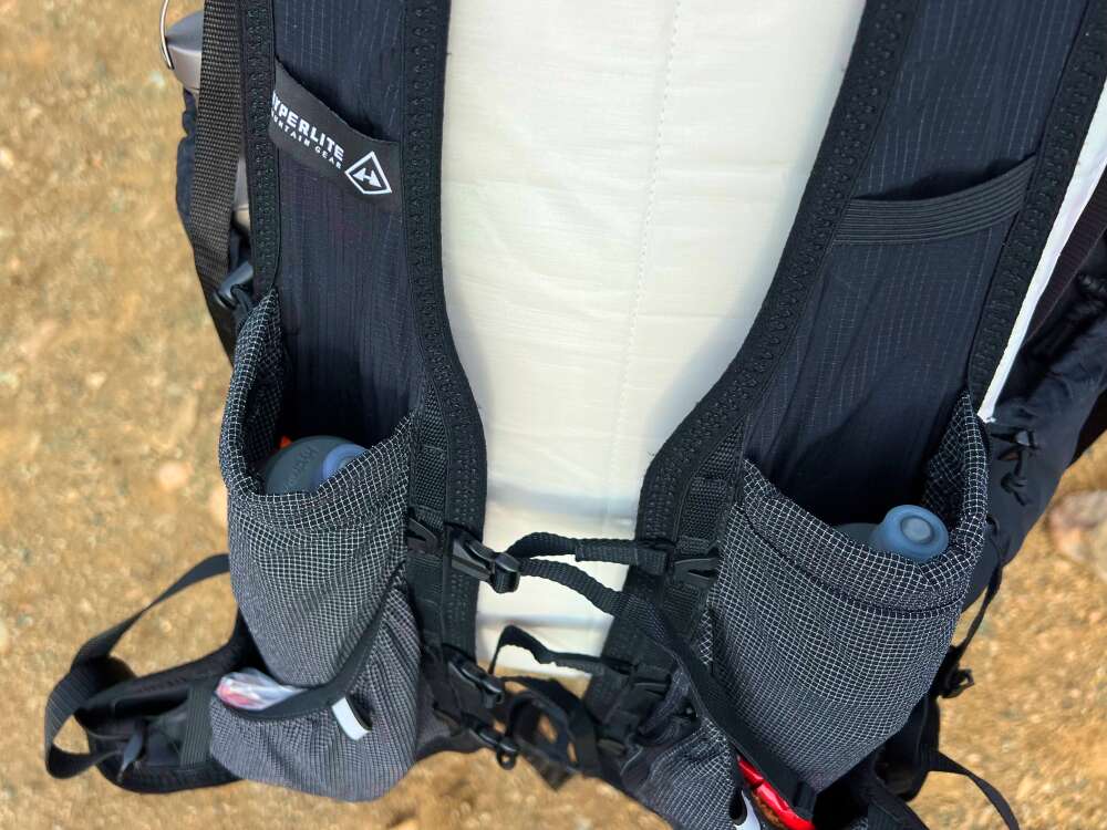 Hyperlite Mountain Gear Aero 28-14 Hyperlite Mountain Gear Aero 28 vest pockets