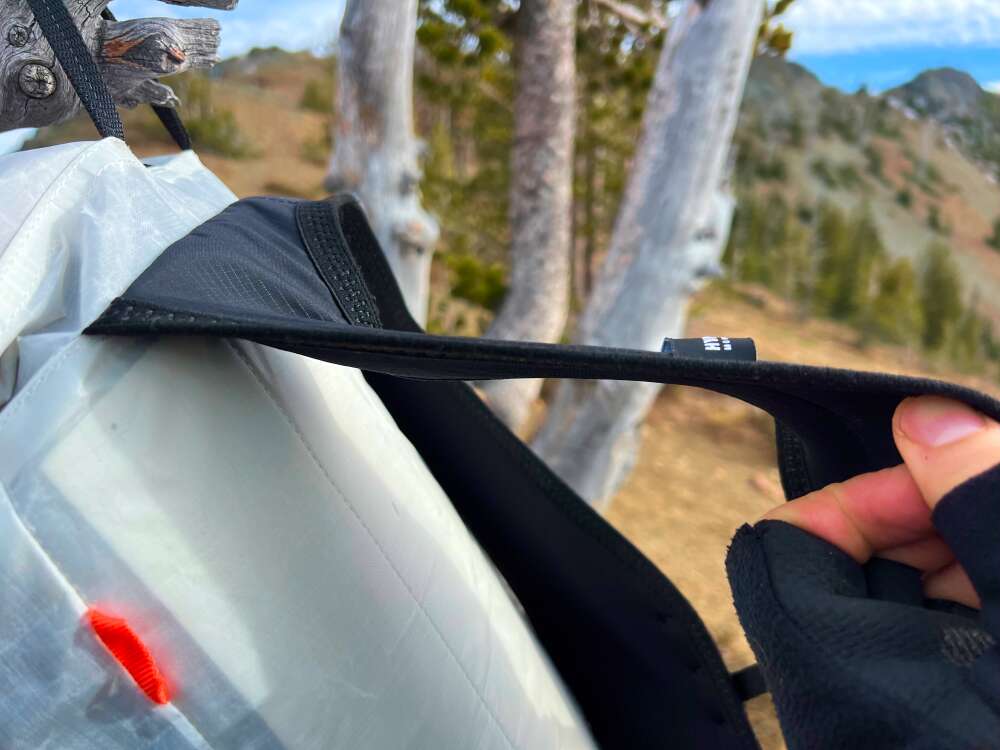 Hyperlite Mountain Gear Aero 28-7 side view of vest straps