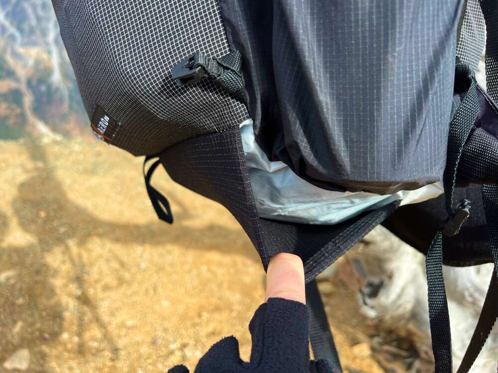 Hyperlite Mountain Gear Aero 28-8 bottom pocket