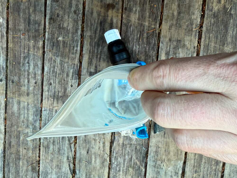 Sawyer Squeeze x CNOC-12 open filling port of cnoc vecto 2l bladder