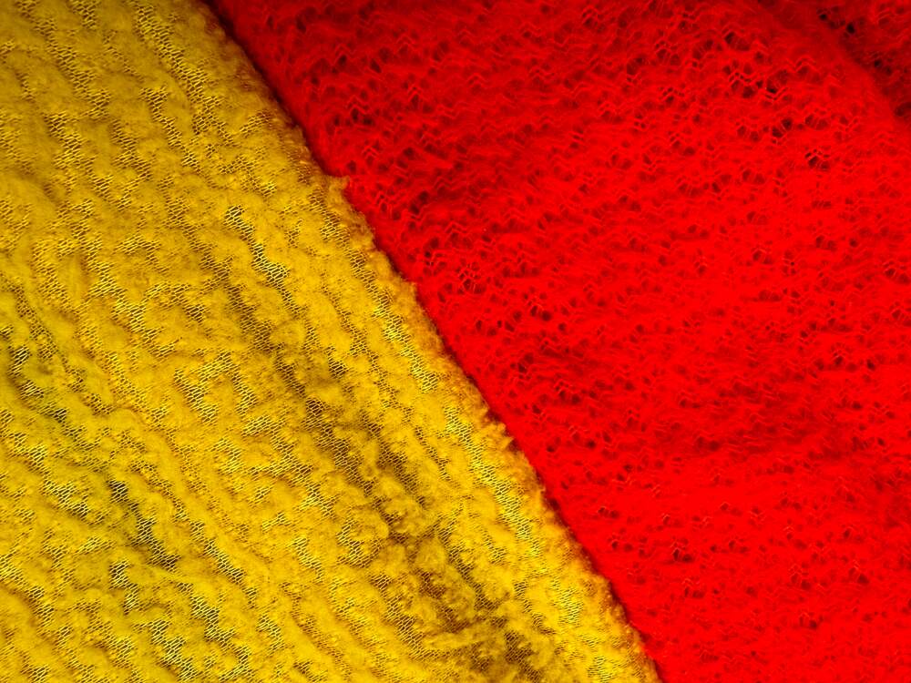 PrimaLoft Active Evolve (yellow/left) Polartec Alpha Direct (red/right)