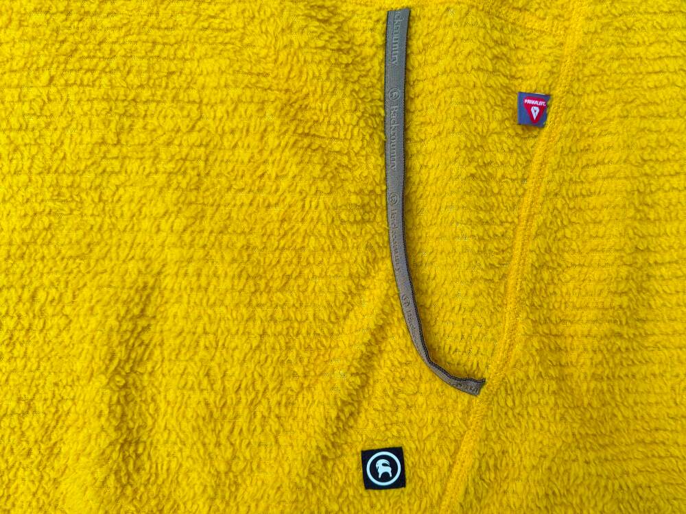 close up on kangaroo pocket and elastic trim