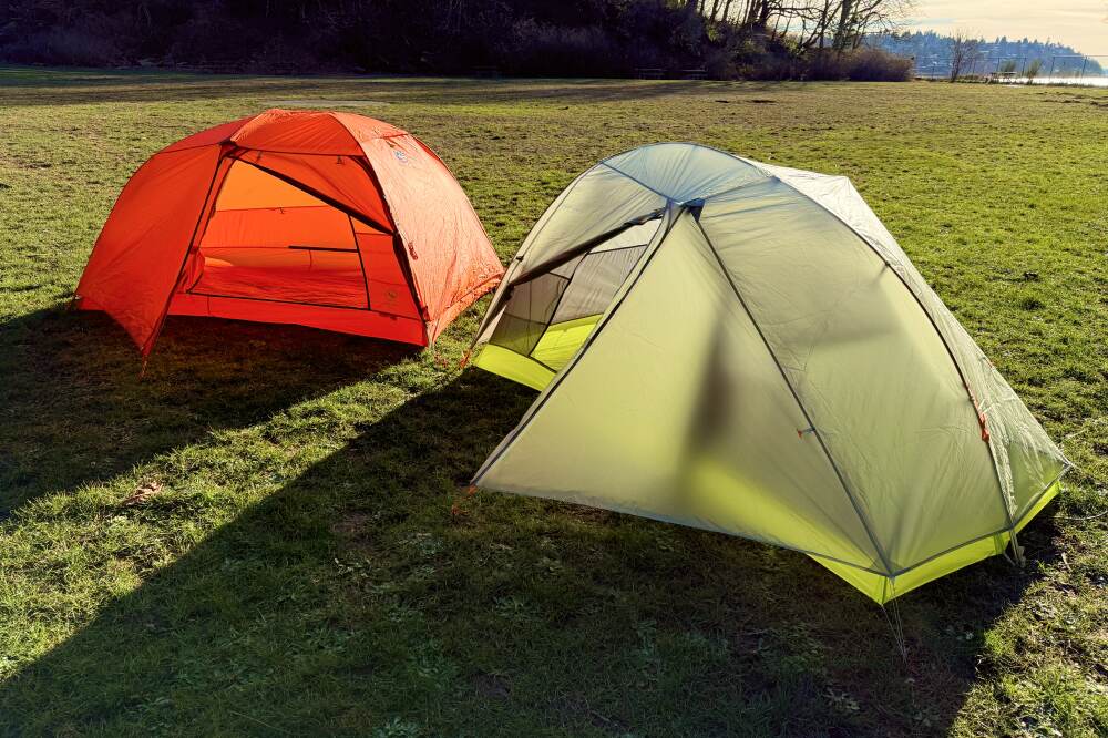 Big Agnes Copper Spur vs Tiger Wall-2 Big Agnes Copper Spur vs Tiger Wall in a field