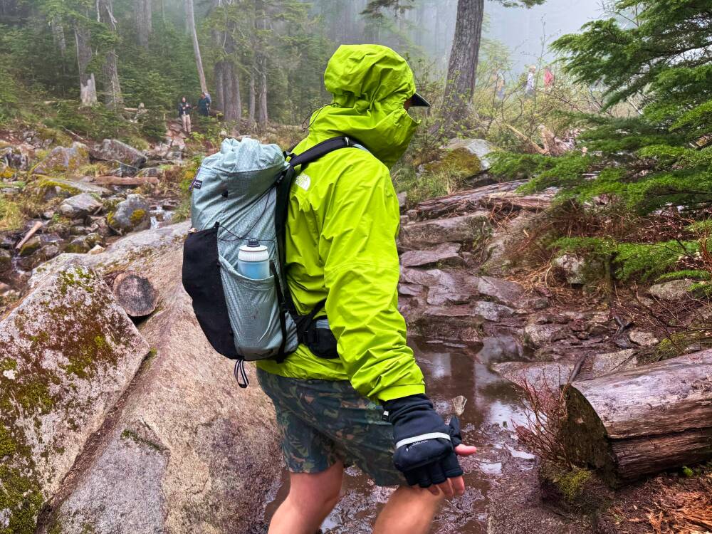 The North Face Papsura Jacket Futurelight Summit Series-2 in the rain
