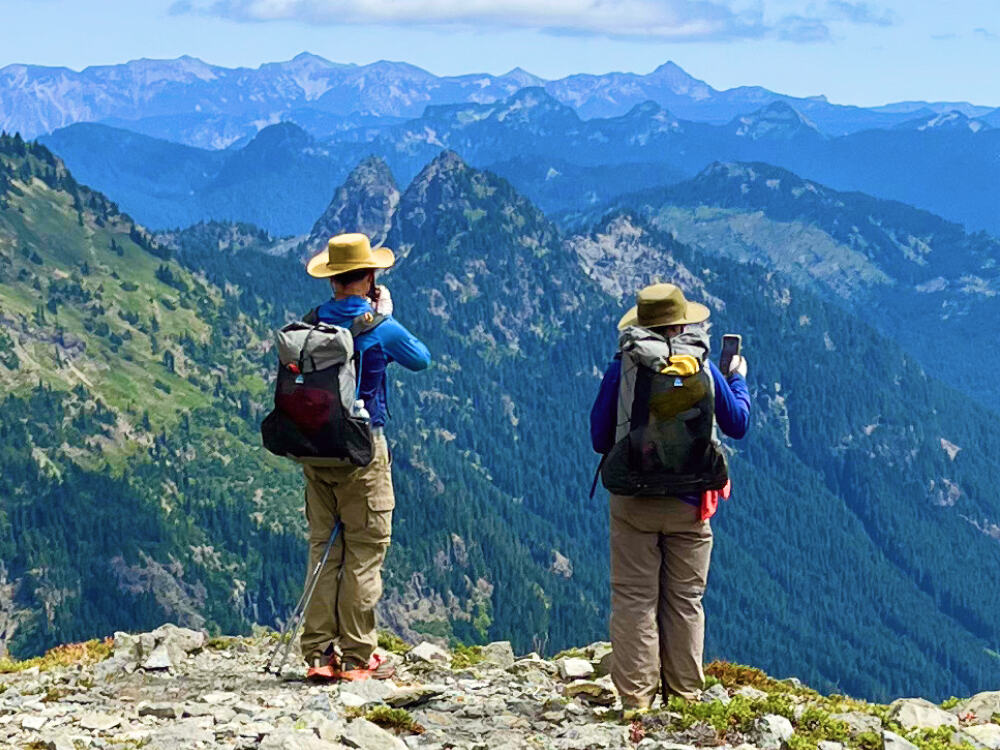 Fastpacking Gear List Super Ultralight two super ultralight backpackers using our Fastpacking Gear List