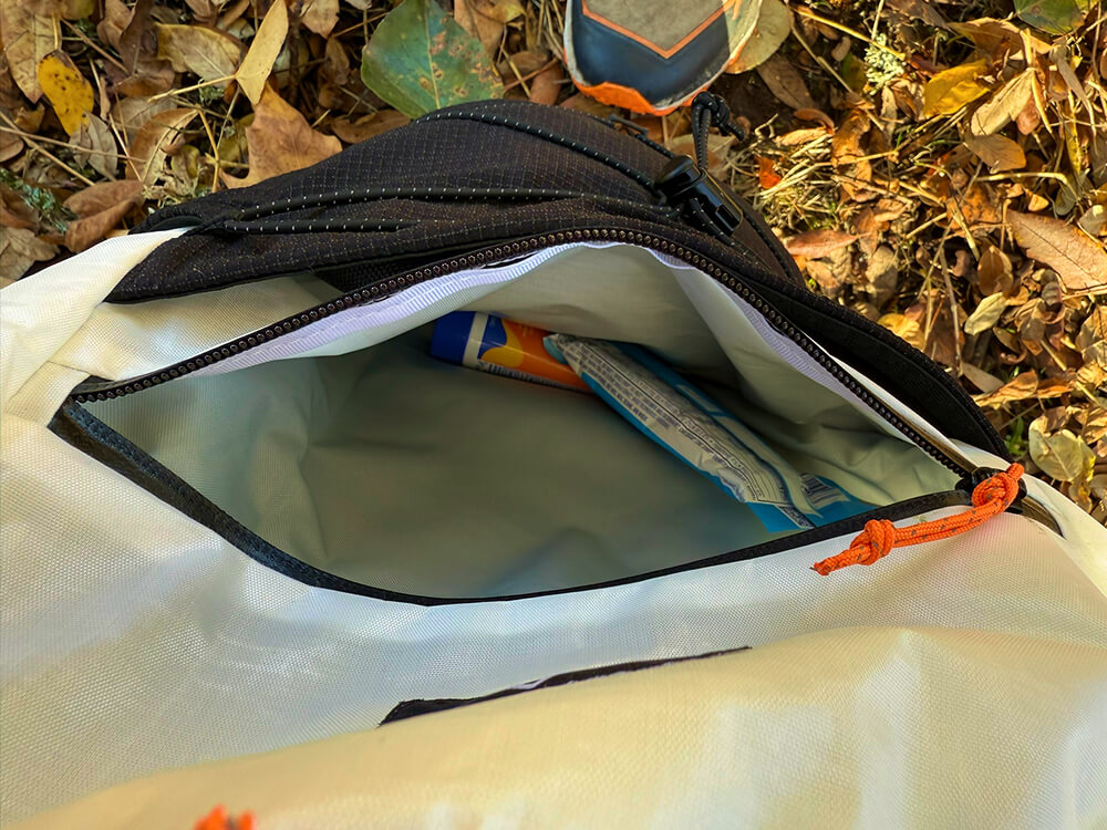 exterior front zipper pocket