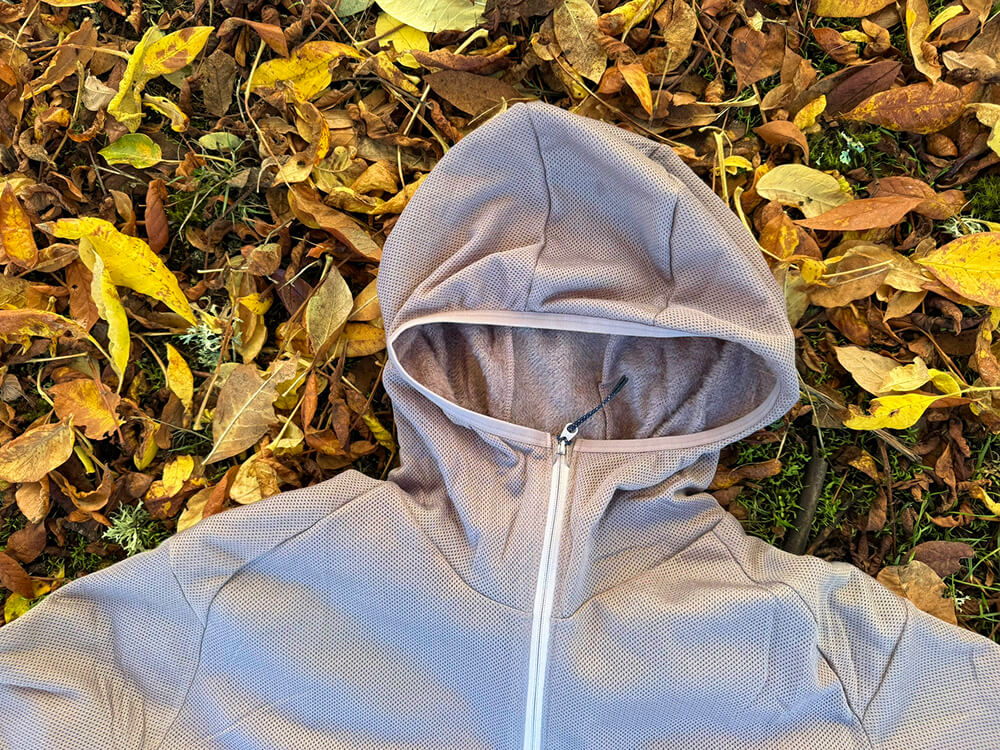 Janji Auras Ultrafleece Review-2 close up on hood of janji auras ultrafleece hood