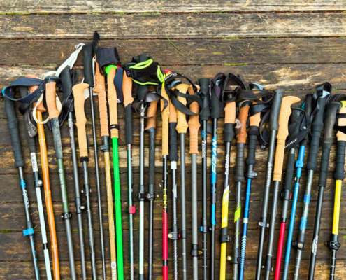 28 pairs of aluminum and carbon fiber trekking poles