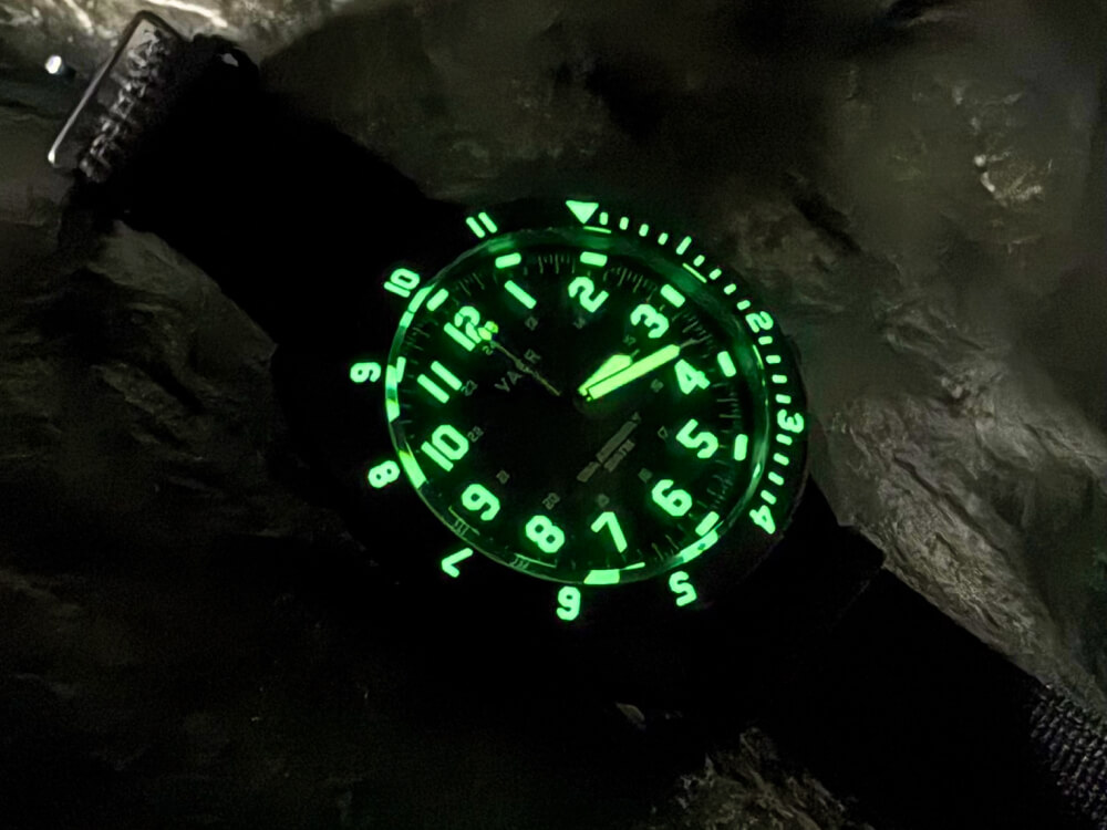 Vaer C4 Watch Review-10 lume performance of vaer c4 watch