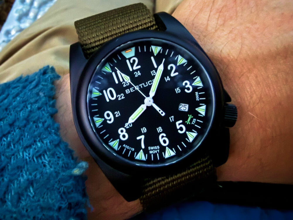 Bertucci Ballista Illume tritium watch Bertucci Ballista Illume tritium watch close up