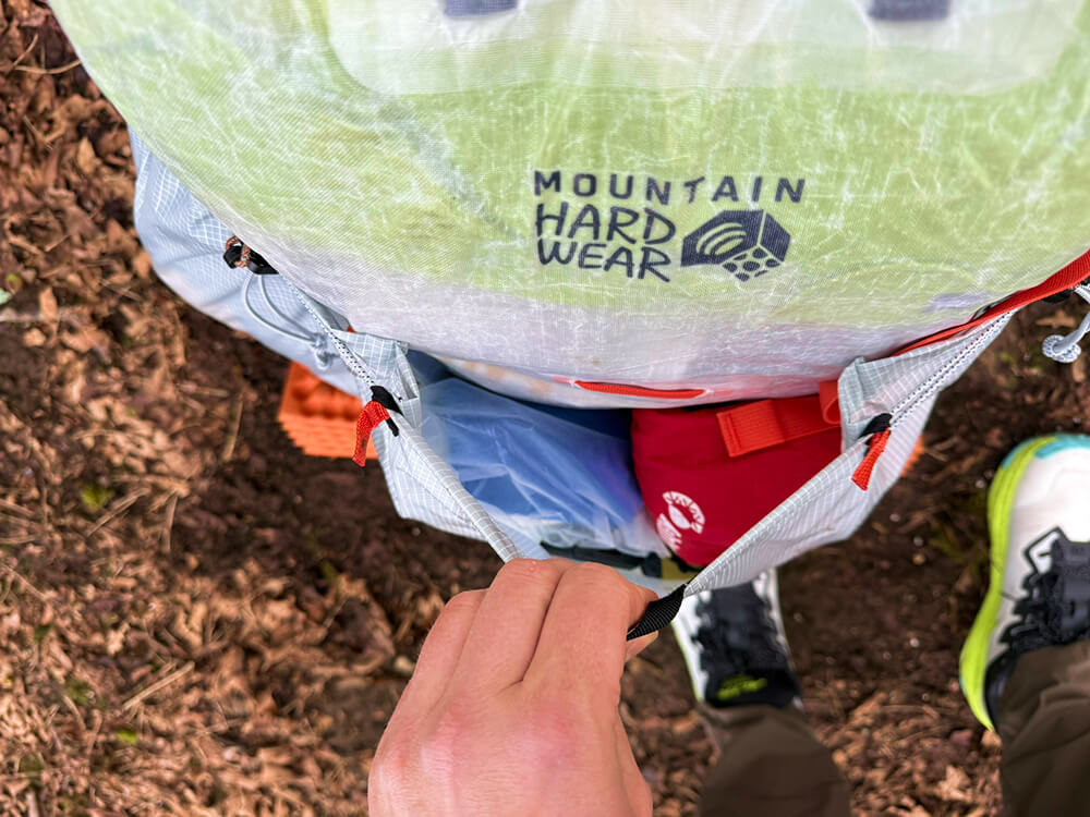 Mountain Hardwear Alakazam Backpack Review-15 deep front pocket