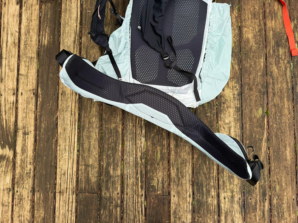 Mountain Hardwear Alakazam Backpack Review-17 close up on hip belt articulation