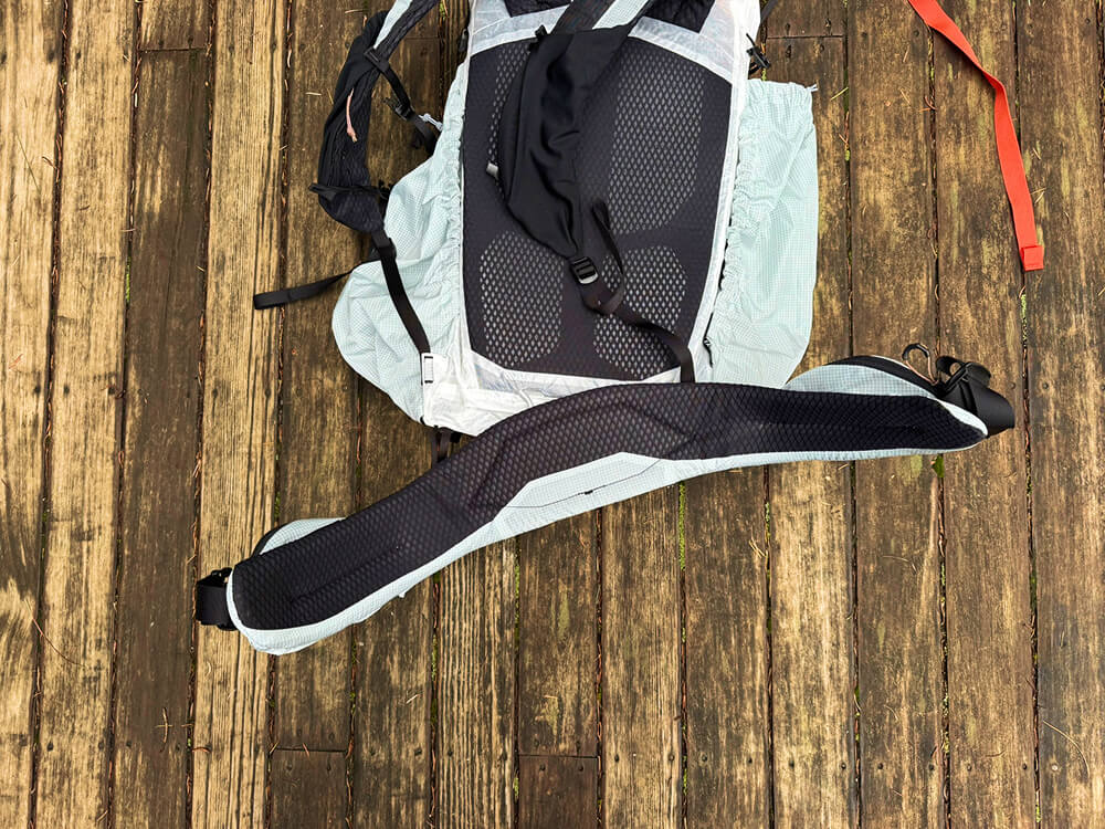 Mountain Hardwear Alakazam Backpack Review-18 articulated hip belt of mountain hardwear alakazam backpack 45
