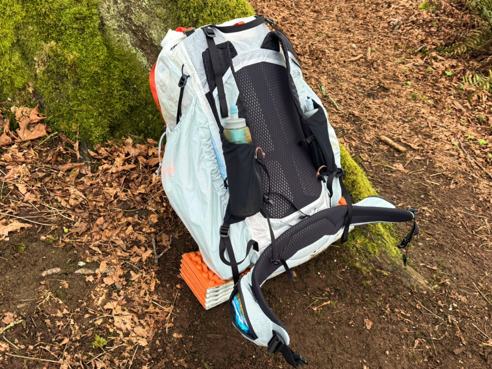 Mountain Hardwear Alakazam Backpack Review-2 back panel of mountain hardwear alakazam