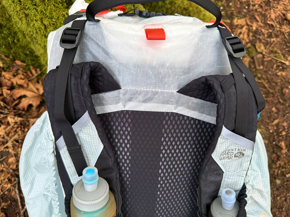 Mountain Hardwear Alakazam Backpack Review-5 close up on shoulder starps and load lifters