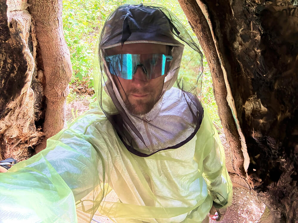 Best Mosquito Shirt-5 testing a mosquito jacket