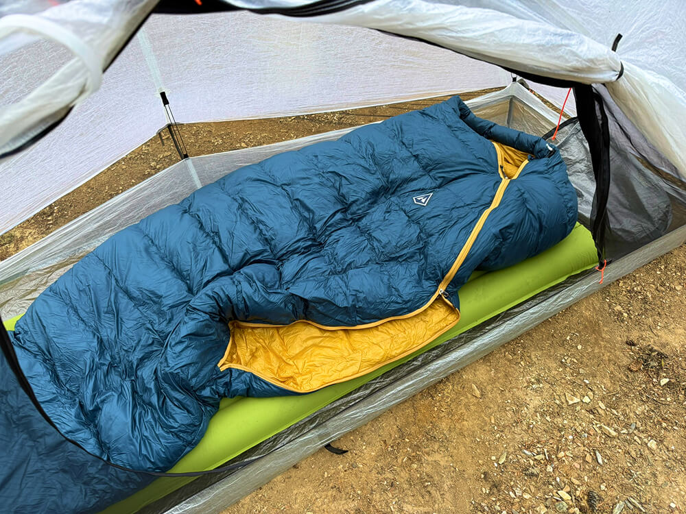 Hyperlite Mountain Gear Mummy Sleeping Bag Review-4 HMG Mummy 20 Sleeping Bag closed up with vent open