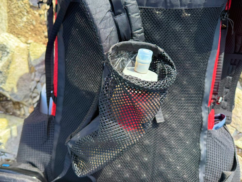 Zpacks Arc Pro Review-3 close on zpacks arc pro bottle pocket